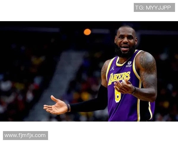 湖人NBA常规赛险胜夏洛特黄蜂，詹姆斯关键发挥助洛杉矶湖人锁定胜局